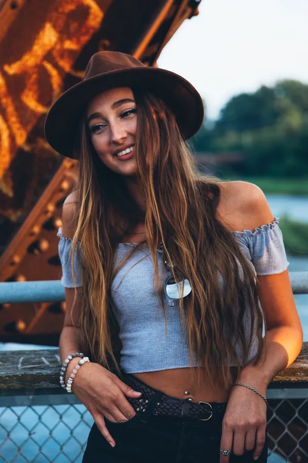 Kayık Yaka Mavi Crop Bluz