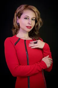 Kırmızı Şerit Detaylı Kalem Elbise