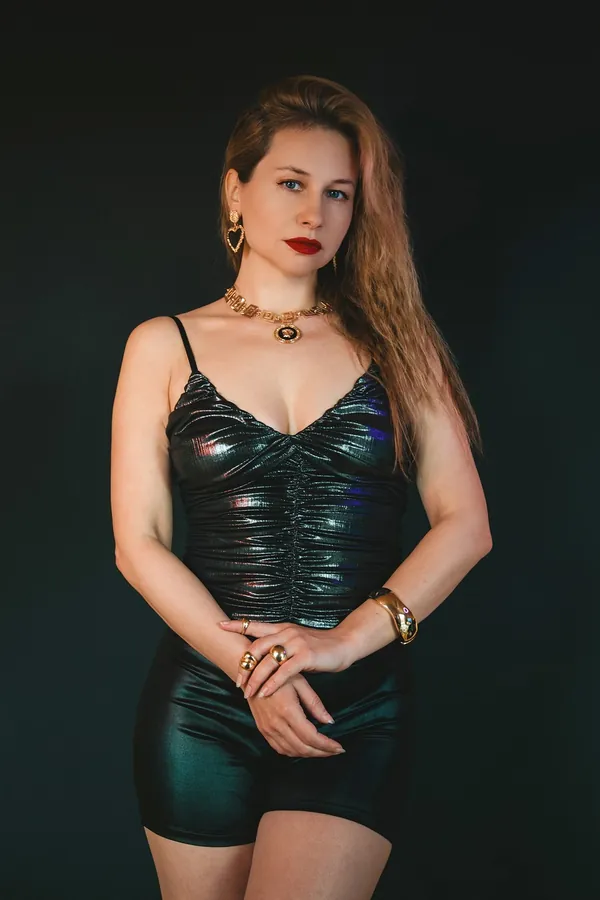 Yeşil Metalik Askılı Bluz